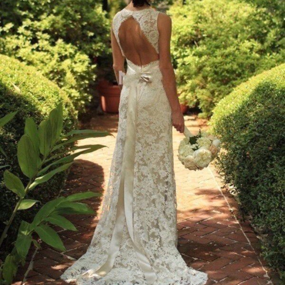 Sleeveless Lace V-Neck Wedding Dress Sz 10